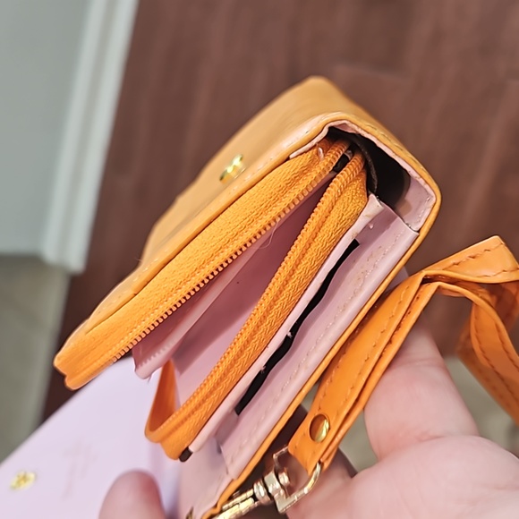 Wallet - Picture 5 of 6